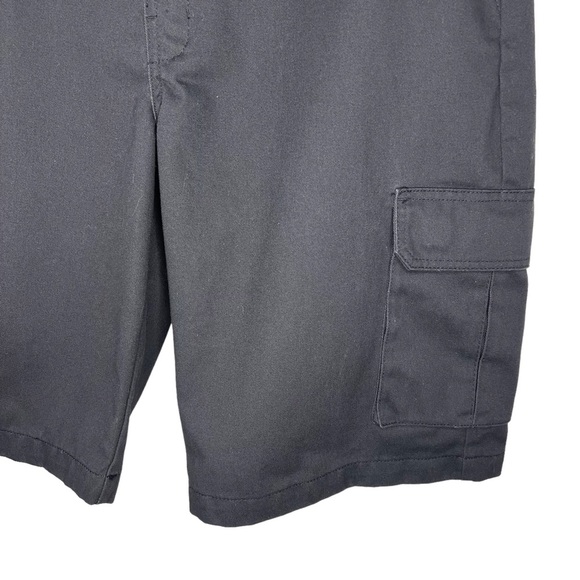 Dickies Black Utility Cargo Shorts 32 - Picture 2 of 6